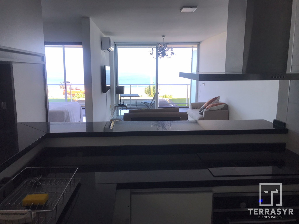 Apartamento ID.373 - Hermoso apartamento de 1 dormitorio en primera línea mansa 