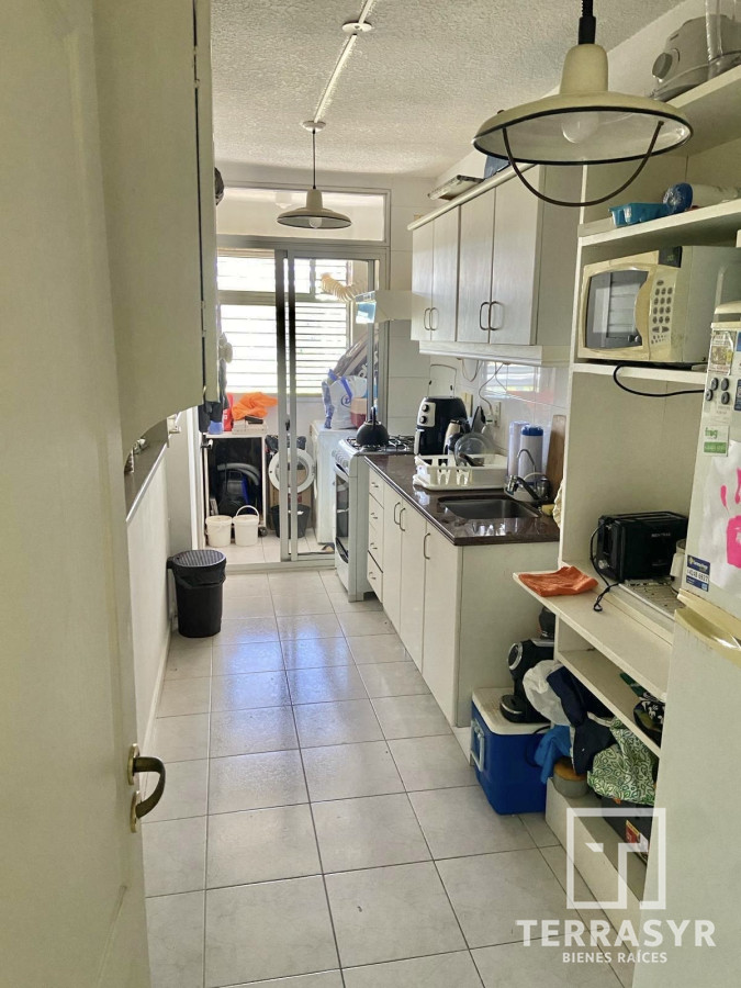 Apartamento ID.627 - Apartamento 2 dormitorios con balcón en excelente ubicación !!