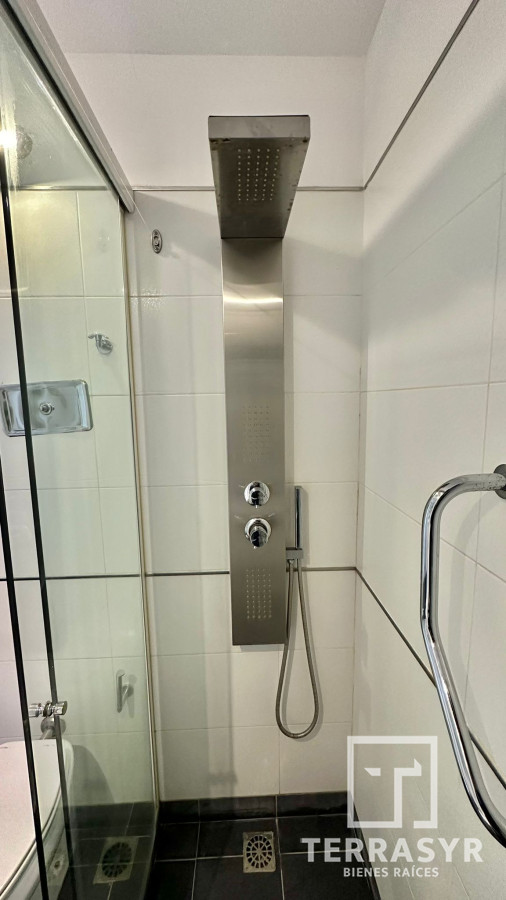 Apartamento ID.508 - Apartamento todo reciclado, 1 dormitorio, cochera, Primera linea