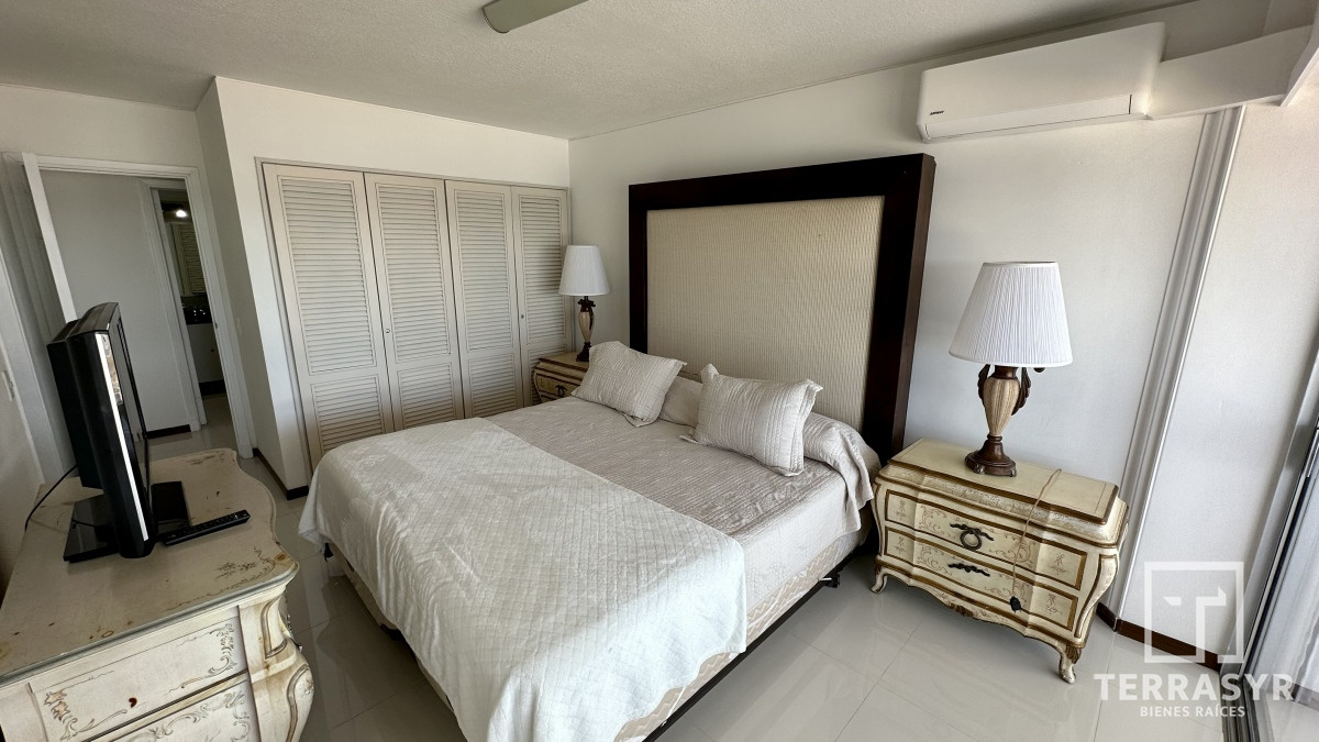 Apartamento ID.20 - Alquiler Anual con Excelente Vista a Playa Brava