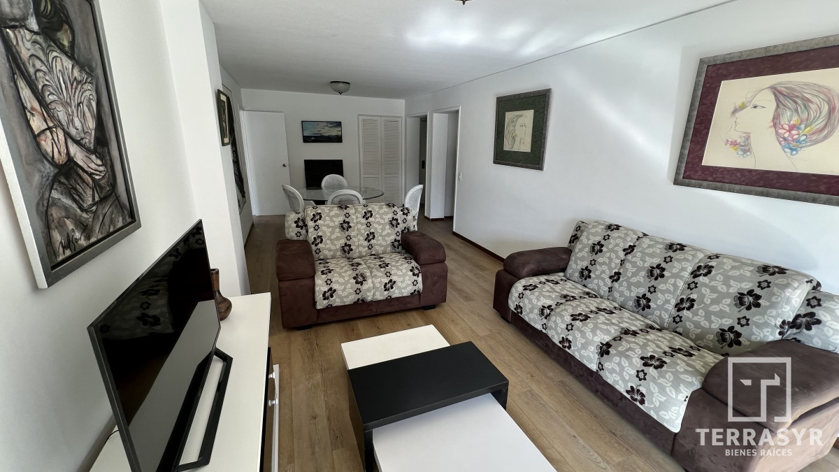 Apartamento ID.33 - Alquiler anual y temporal Depto. 3 dormitorios Playa Mansa