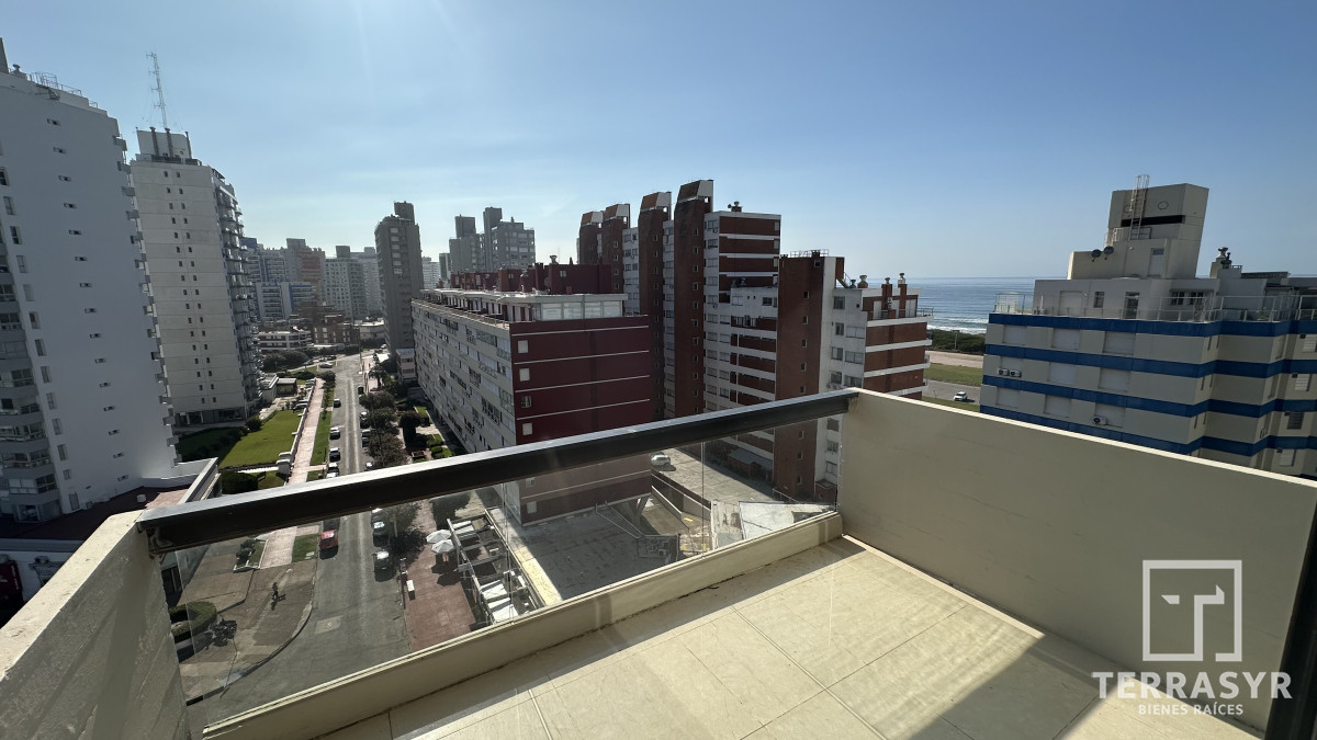 Apartamento ID.1319 - Increíble Depto. Reciclado a Metros del Mar!! 3 Dor. más Dependencia !!