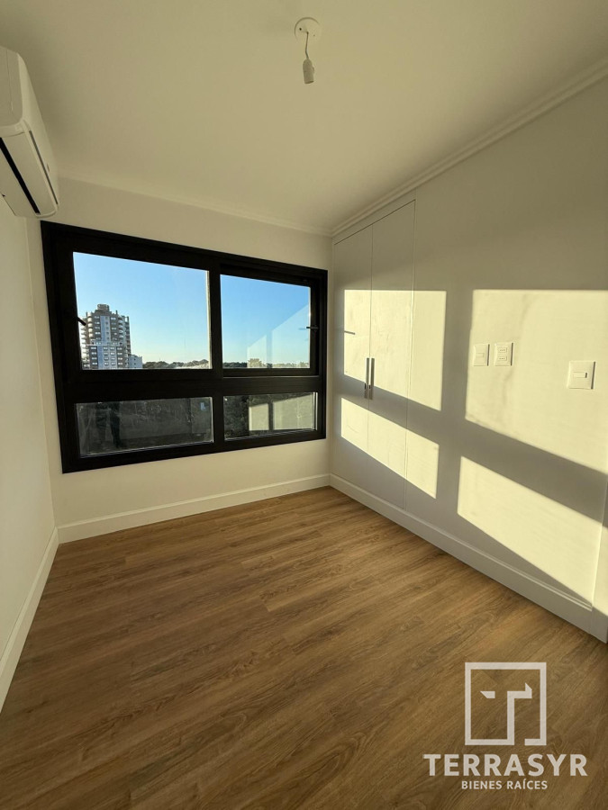 Apartamento ID.1321 - Apartamento en Alquiler Anual de 2 dormitorios en Punta del Este