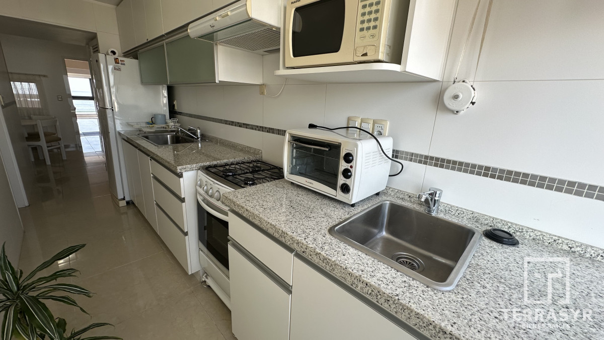 Apartamento ID.1319 - Increíble Depto. Reciclado a Metros del Mar!! 3 Dor. más Dependencia !!