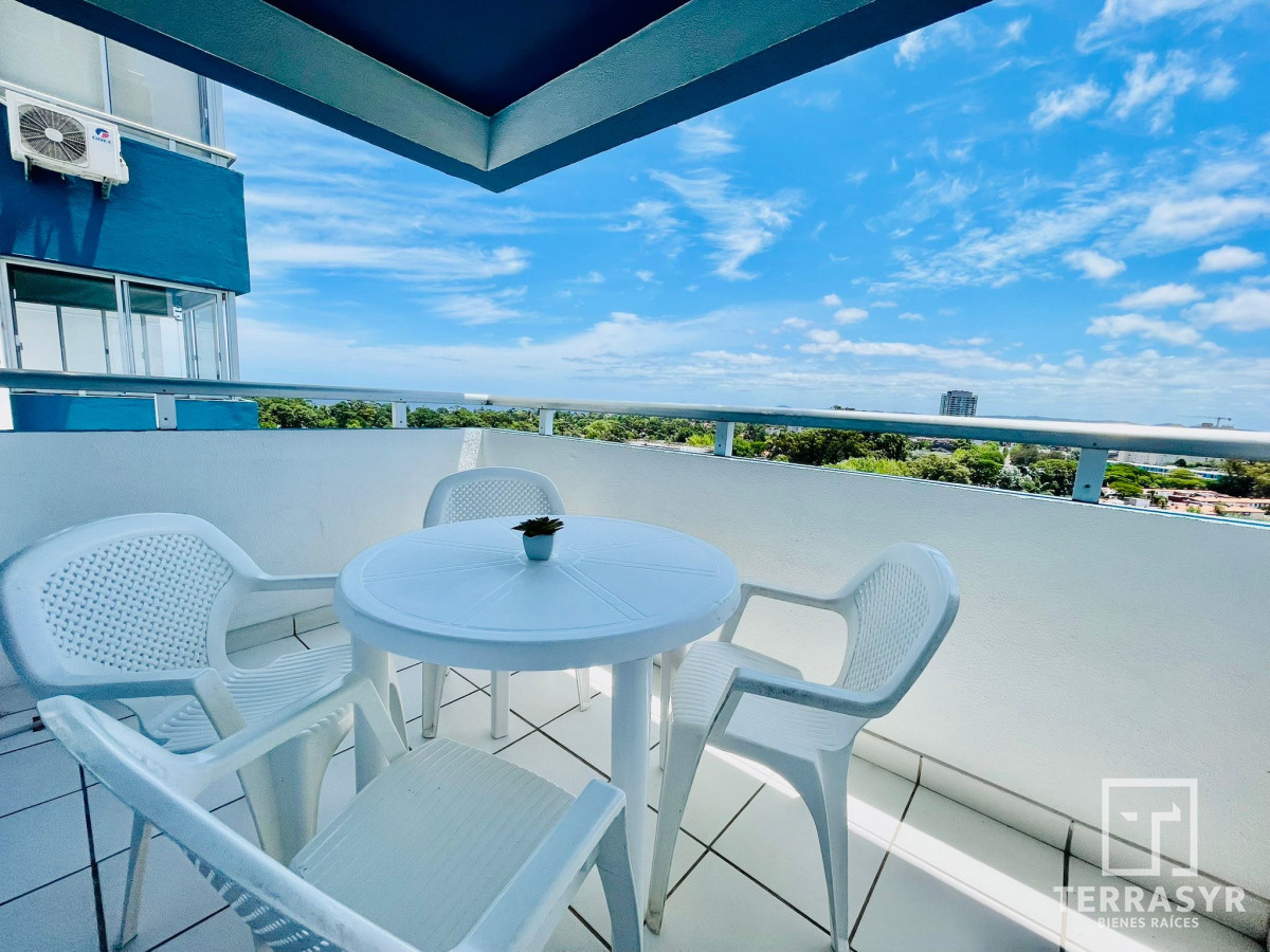 Apartamento ID.1155 - Alquiler anual 3 dormitorios 