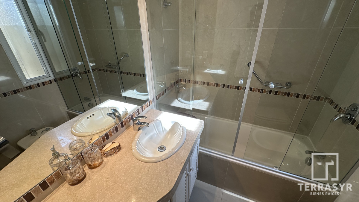 Apartamento ID.1319 - Increíble Depto. Reciclado a Metros del Mar!! 3 Dor. más Dependencia !!