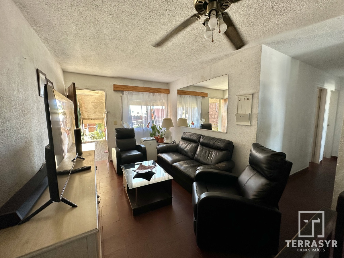 Apartamento ID.210 - Apartamento en venta 3 dormitorios a pasos de J. De Viana