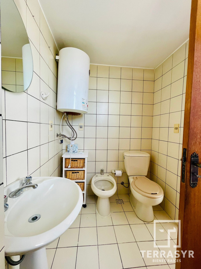 Apartamento ID.1155 - Alquiler anual 3 dormitorios 