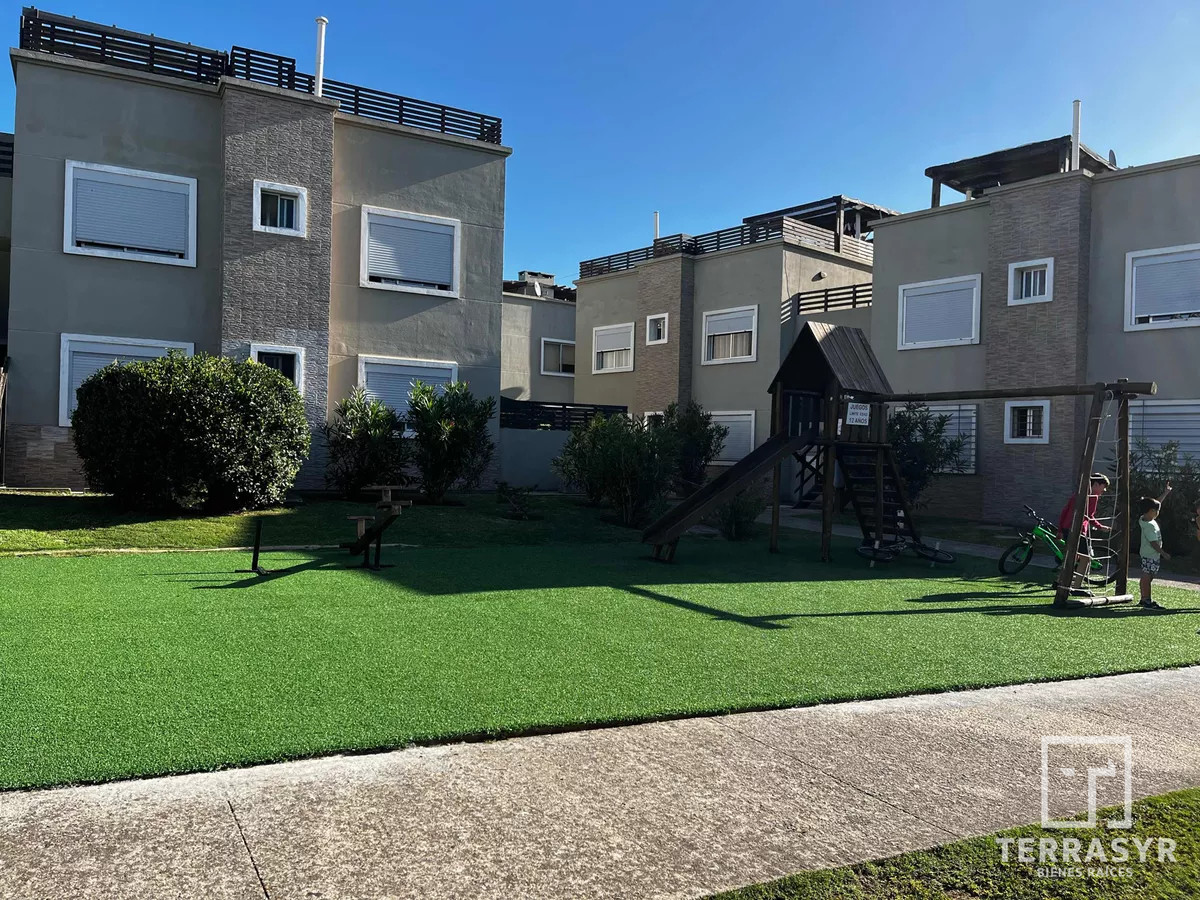 Apartamento ID.1309 - depto tipo casa con 2 dormitorios y parrillero propio!!