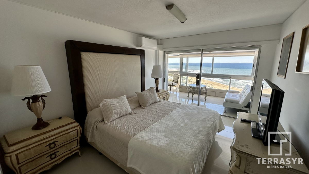 Apartamento ID.20 - Alquiler Anual con Excelente Vista a Playa Brava