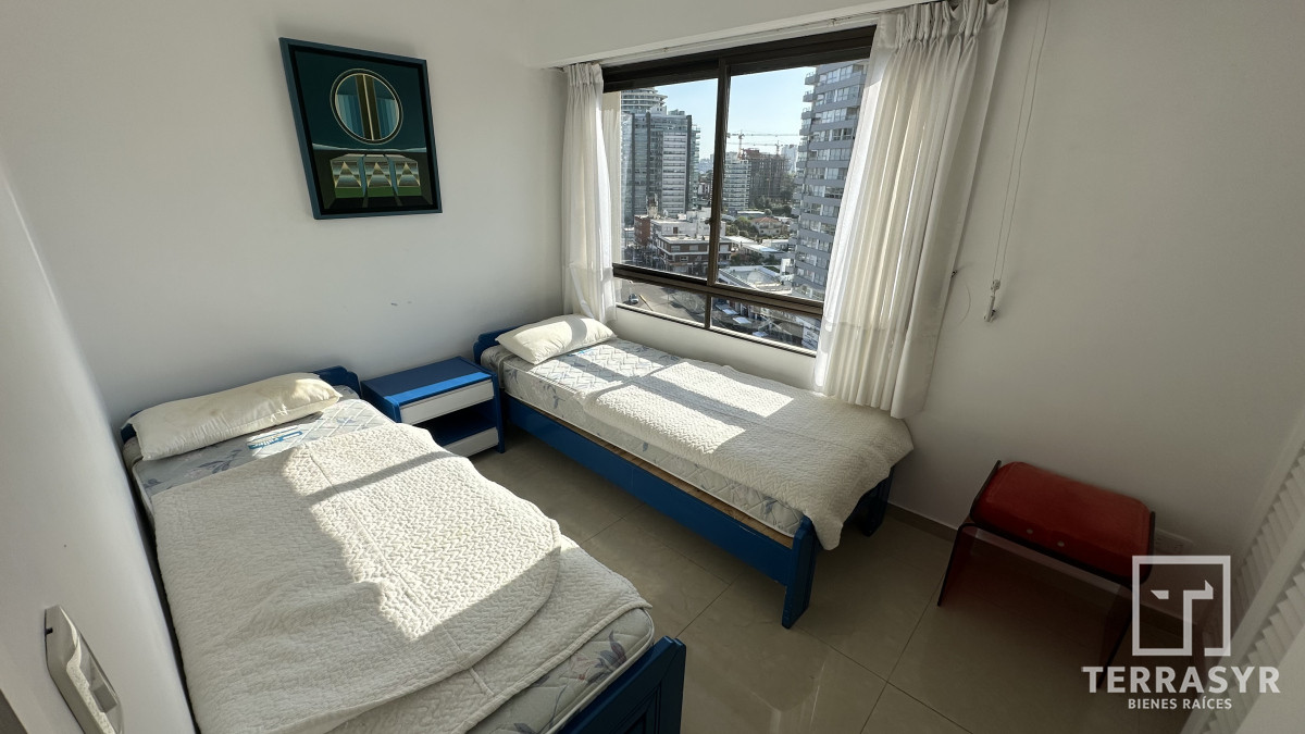 Apartamento ID.1319 - Increíble Depto. Reciclado a Metros del Mar!! 3 Dor. más Dependencia !!