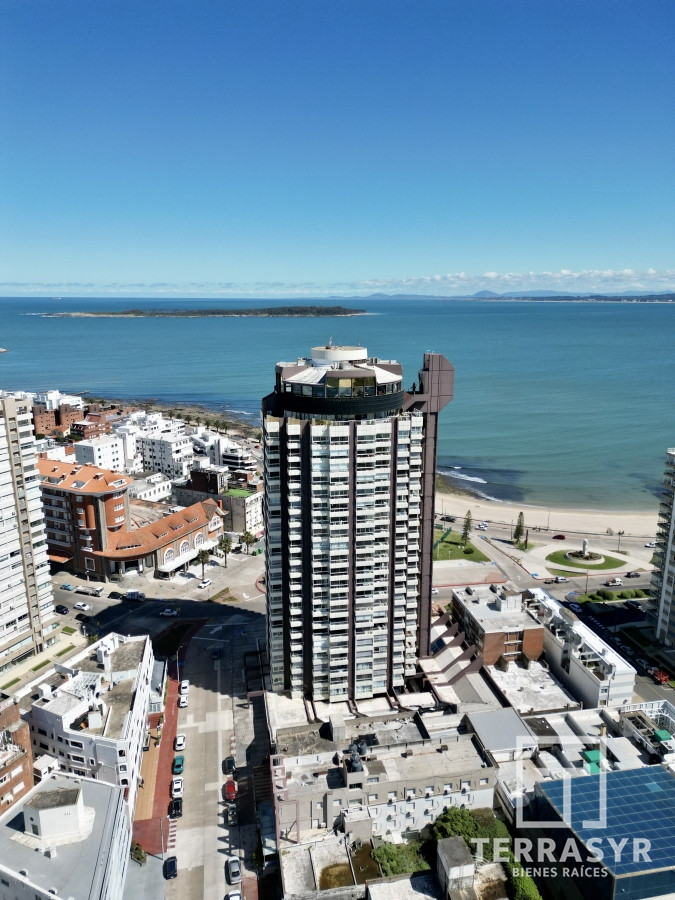 Apartamento ID.20 - Alquiler Anual con Excelente Vista a Playa Brava