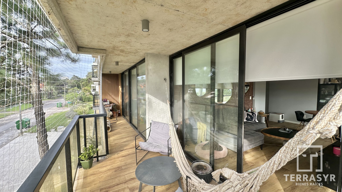 Apartamento ID.1320 - Alquiler ANUAL 2 Dor Frente al mar!! 