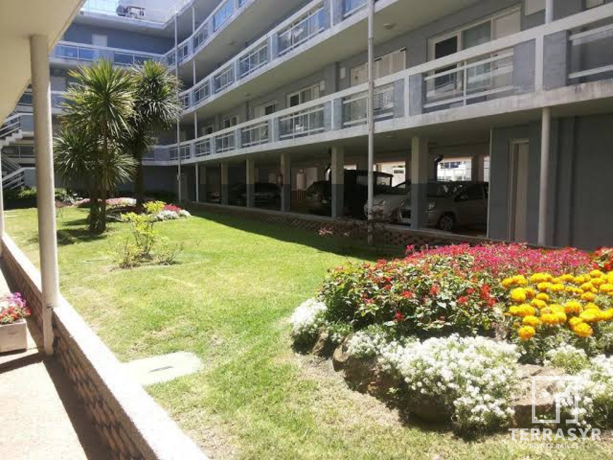 Apartamento ID.1881 - Monoambiente en Primera Linea Playa Brava - En venta
