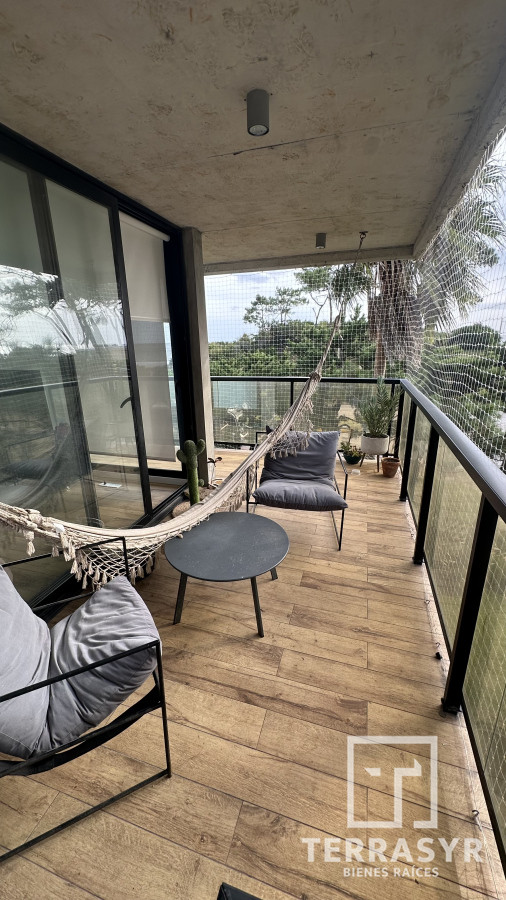 Apartamento ID.1320 - Alquiler ANUAL 2 Dor Frente al mar!! 