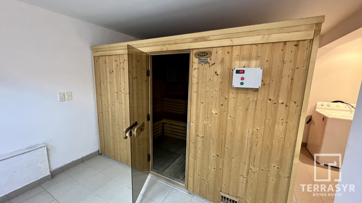 Apartamento ID.33 - Alquiler anual y temporal Depto. 3 dormitorios Playa Mansa