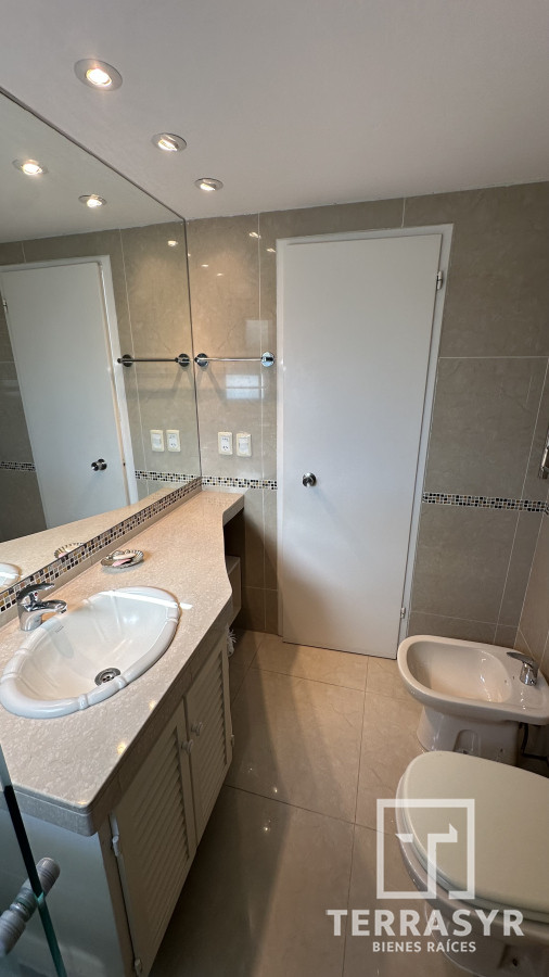 Apartamento ID.1319 - Increíble Depto. Reciclado a Metros del Mar!! 3 Dor. más Dependencia !!