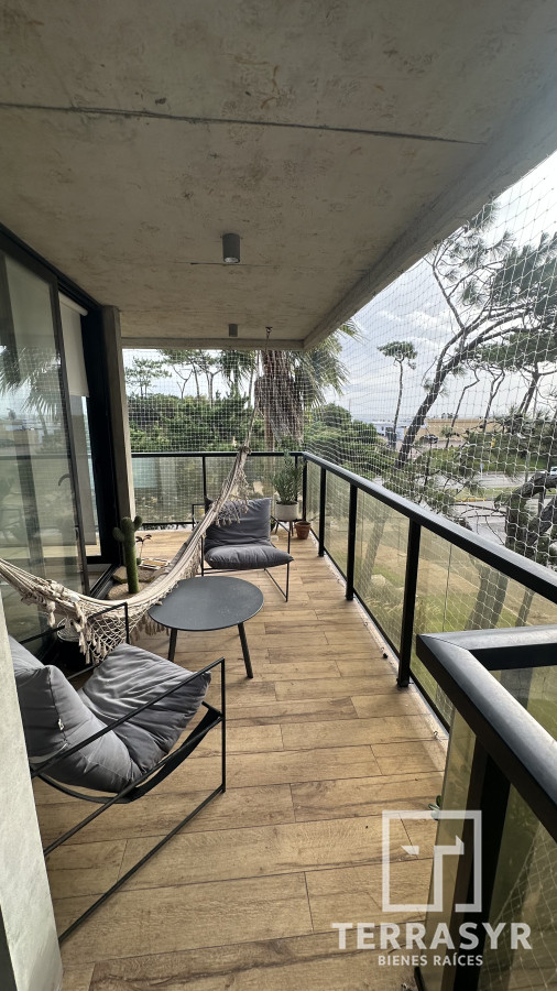 Apartamento ID.1320 - Alquiler ANUAL 2 Dor Frente al mar!! 