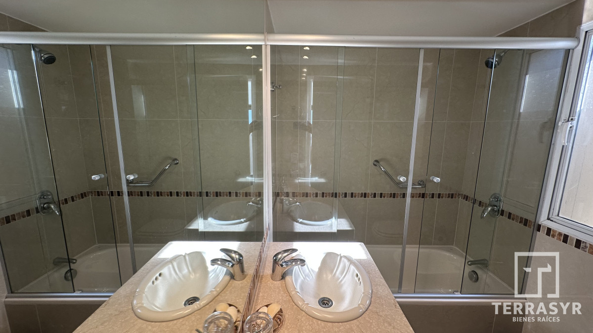 Apartamento ID.1319 - Increíble Depto. Reciclado a Metros del Mar!! 3 Dor. más Dependencia !!