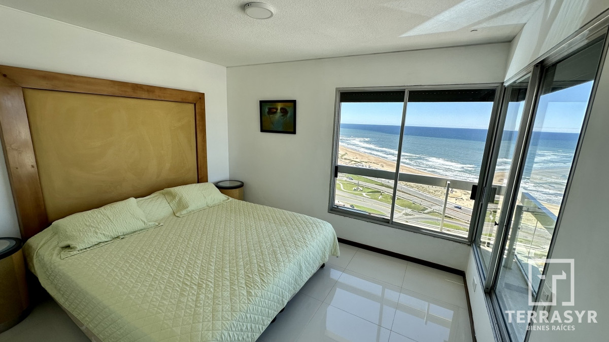 Apartamento ID.20 - Alquiler Anual con Excelente Vista a Playa Brava