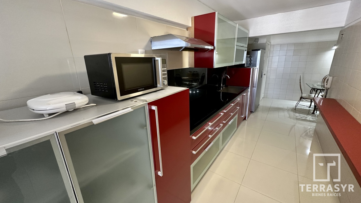 Apartamento ID.20 - Alquiler Anual con Excelente Vista a Playa Brava