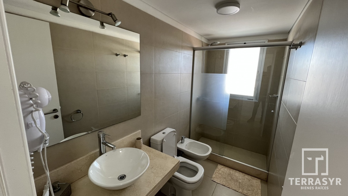 Apartamento ID.7 - Alquiler de Temporada!! Amplio Departamento con Parrillero Exclusivo