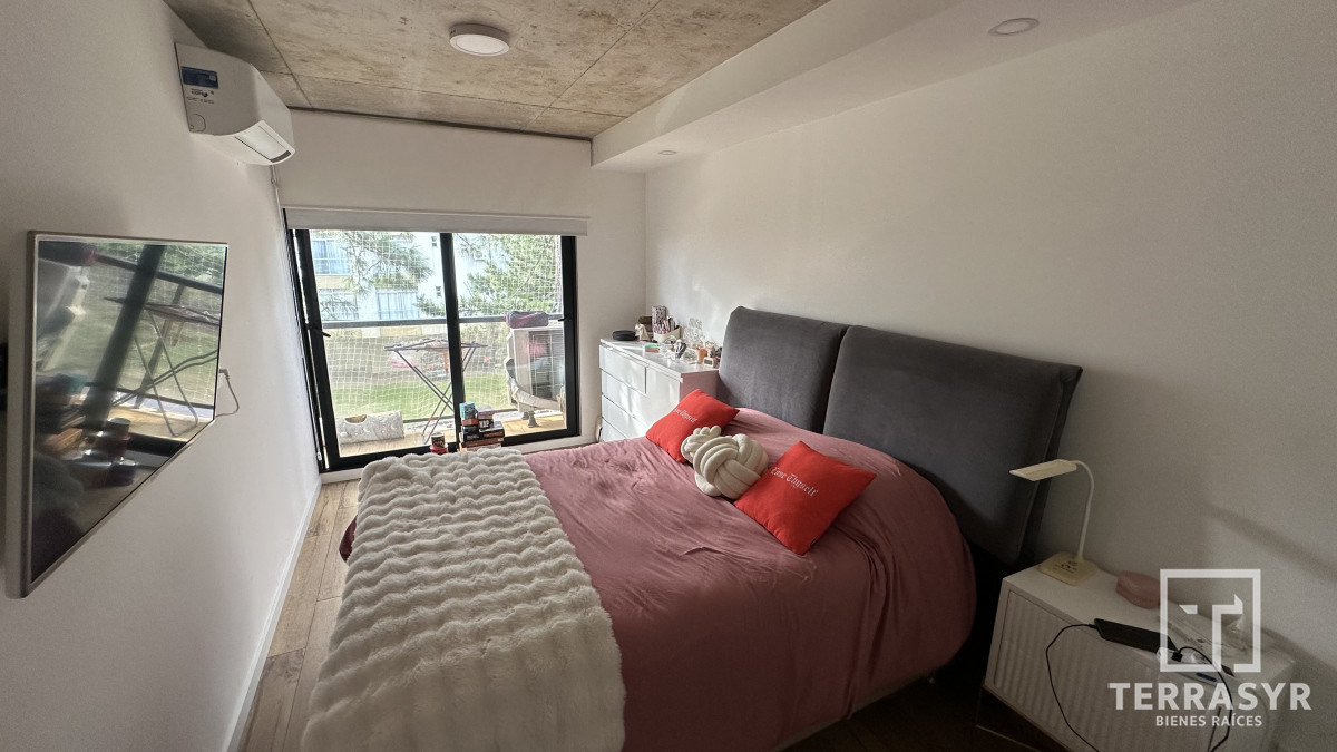 Apartamento ID.1320 - Alquiler ANUAL 2 Dor Frente al mar!! 