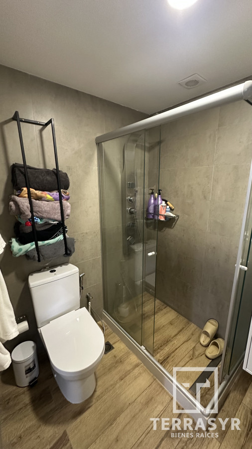 Apartamento ID.1320 - Alquiler ANUAL 2 Dor Frente al mar!! 