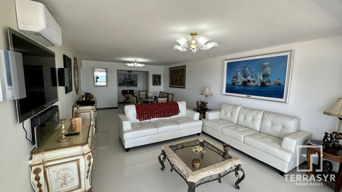 Apartamento ID.20 - Alquiler Anual con Excelente Vista a Playa Brava