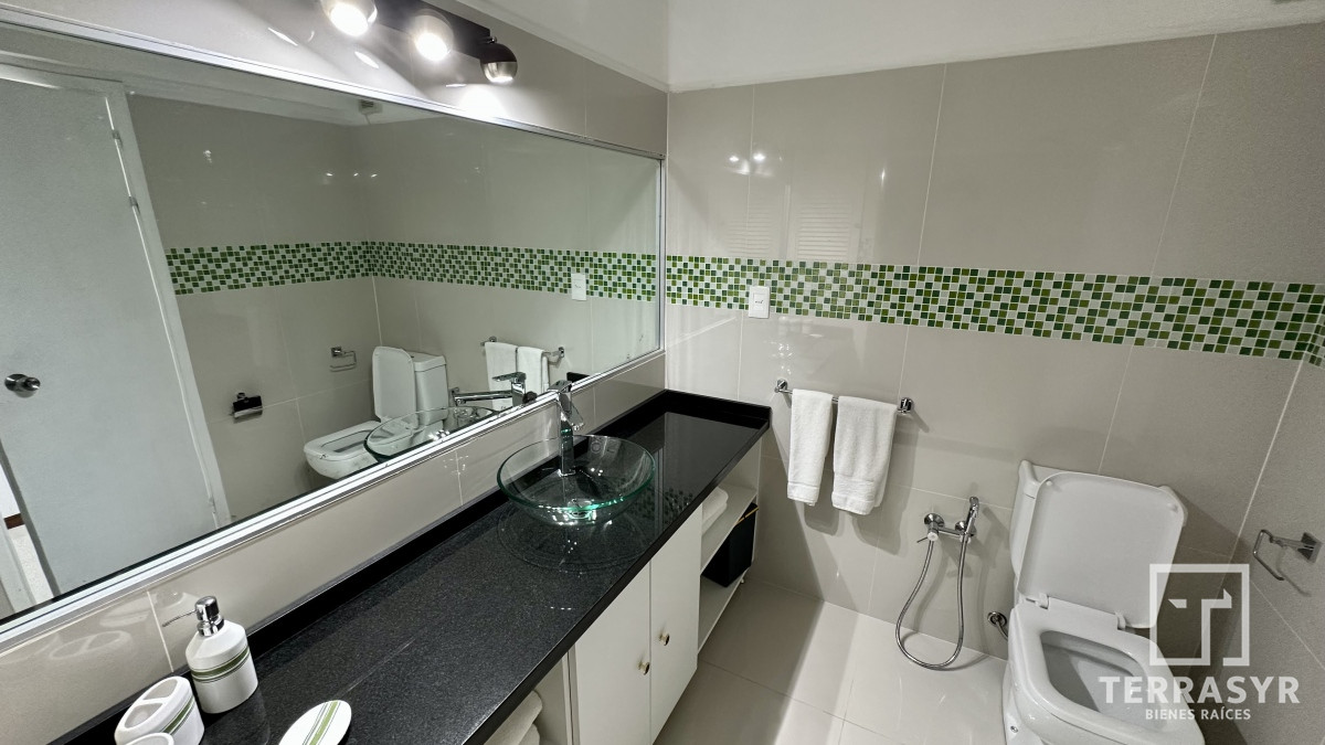 Apartamento ID.20 - Alquiler Anual con Excelente Vista a Playa Brava