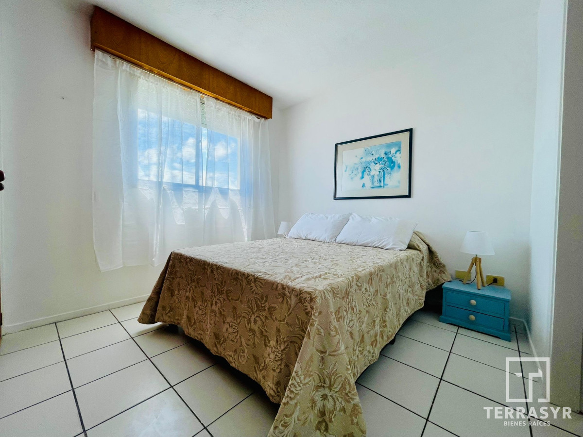 Apartamento ID.1155 - Alquiler anual 3 dormitorios 