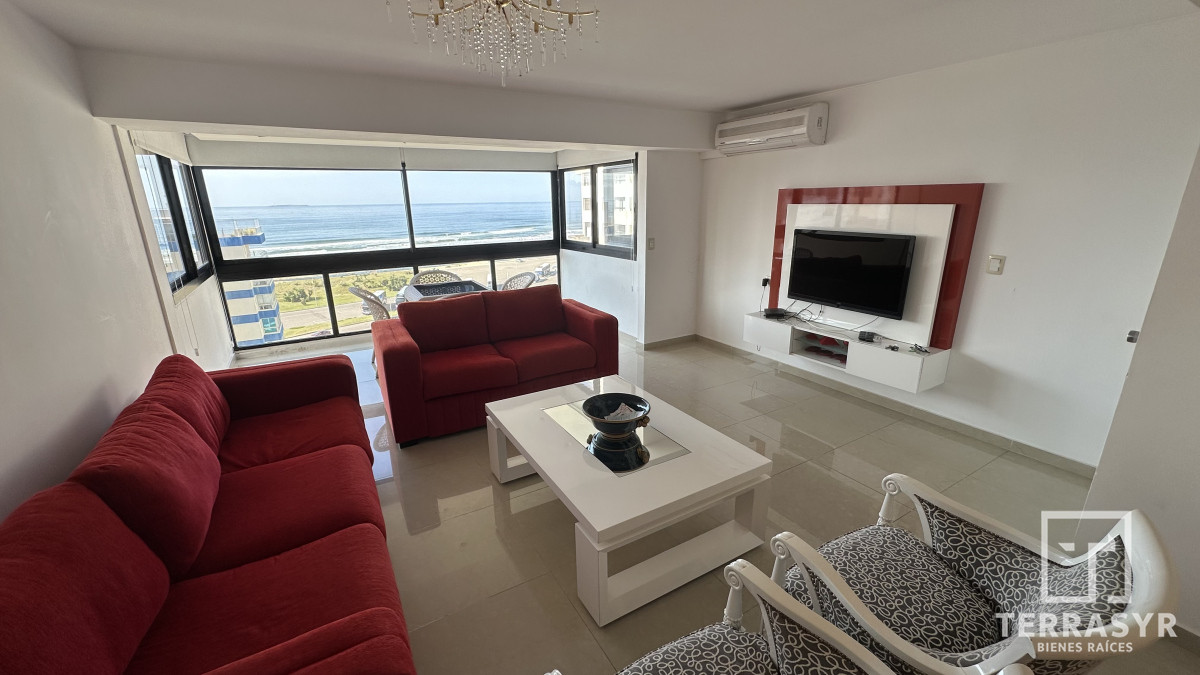 Apartamento ID.1319 - Increíble Depto. Reciclado a Metros del Mar!! 3 Dor. más Dependencia !!