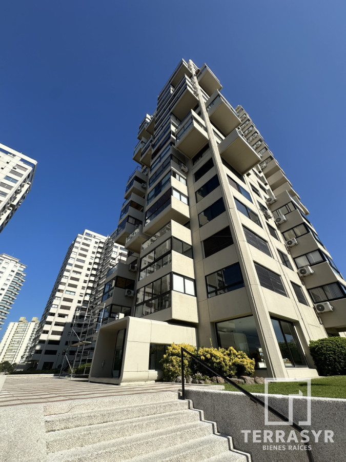 Apartamento ID.1319 - Increíble Depto. Reciclado a Metros del Mar!! 3 Dor. más Dependencia !!