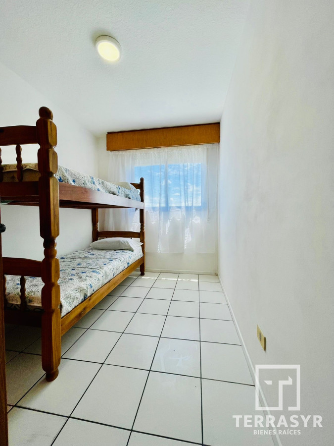 Apartamento ID.1155 - Alquiler anual 3 dormitorios 