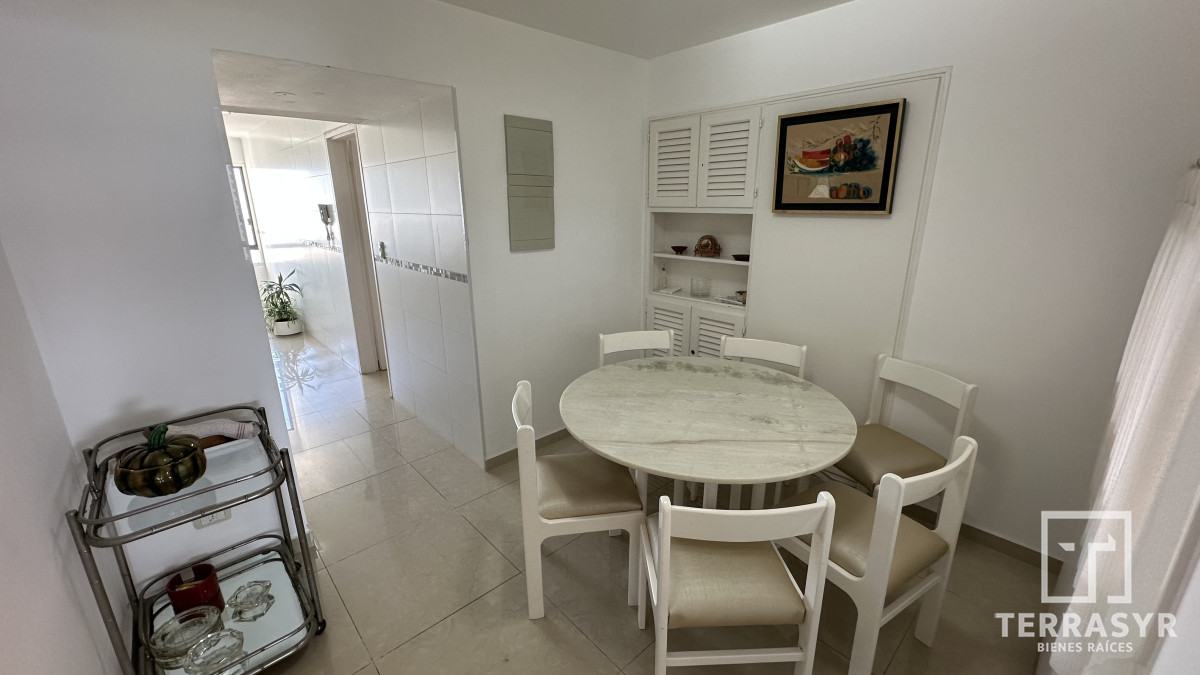 Apartamento ID.1319 - Increíble Depto. Reciclado a Metros del Mar!! 3 Dor. más Dependencia !!
