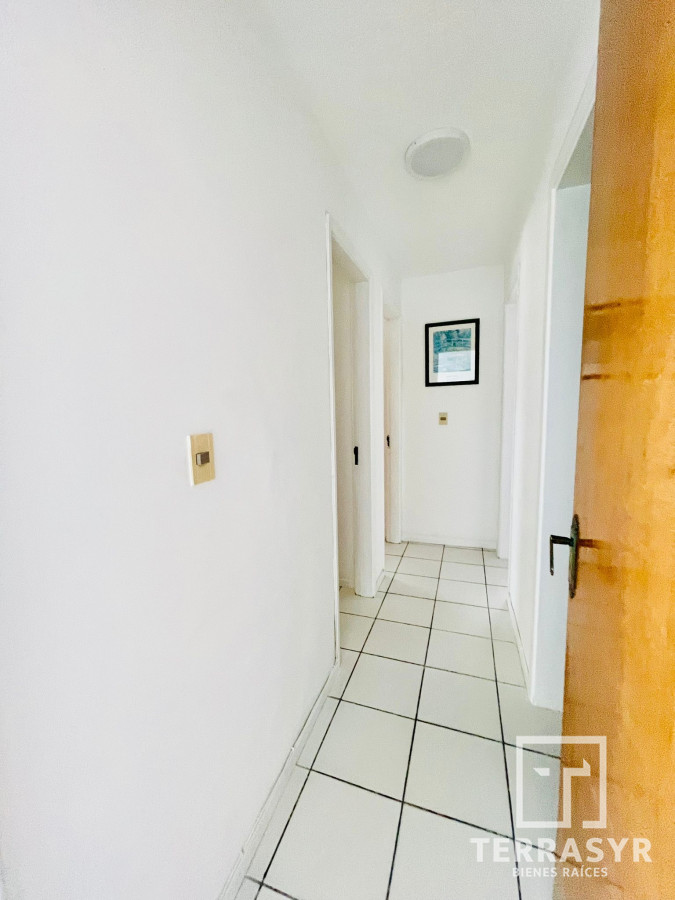 Apartamento ID.1155 - Alquiler anual 3 dormitorios 