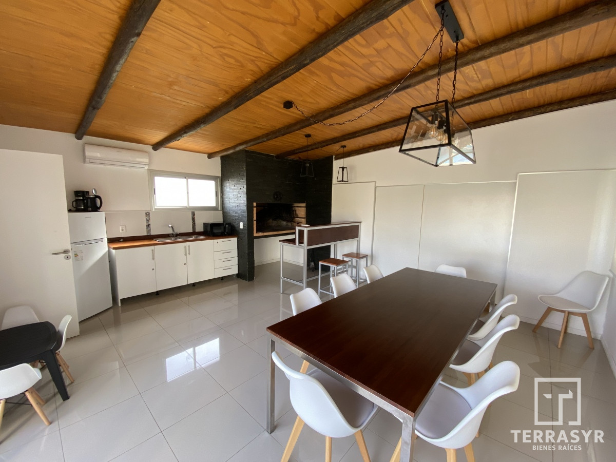 Apartamento ID.7 - Alquiler de Temporada!! Amplio Departamento con Parrillero Exclusivo