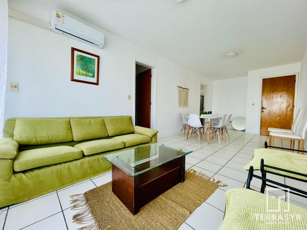 Apartamento ID.1155 - Alquiler anual 3 dormitorios 