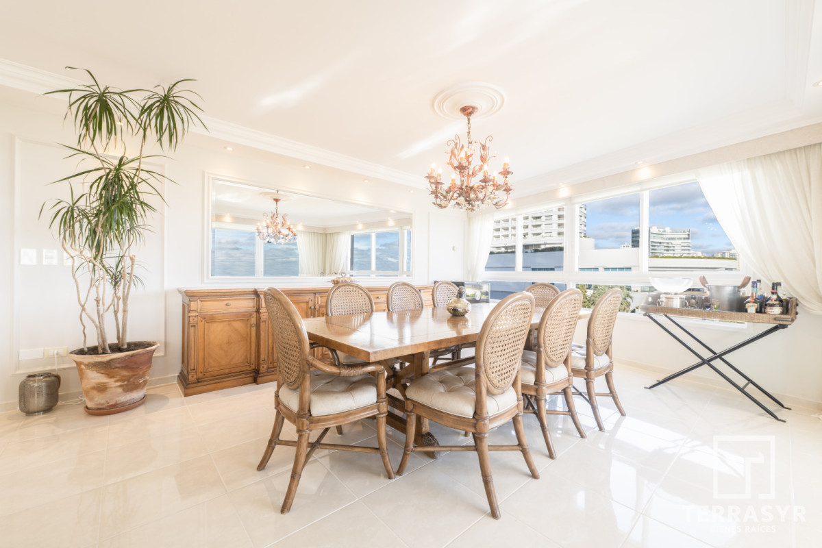 Apartamento ID.1810 - Millenium Tower esquinero Frente al Mar