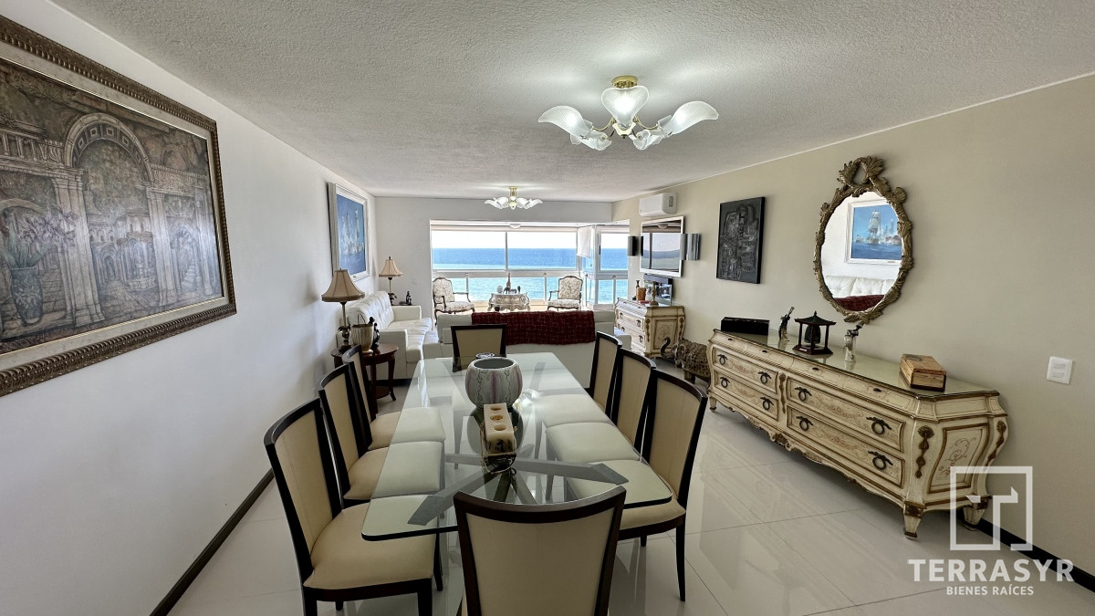 Apartamento ID.20 - Alquiler Anual con Excelente Vista a Playa Brava