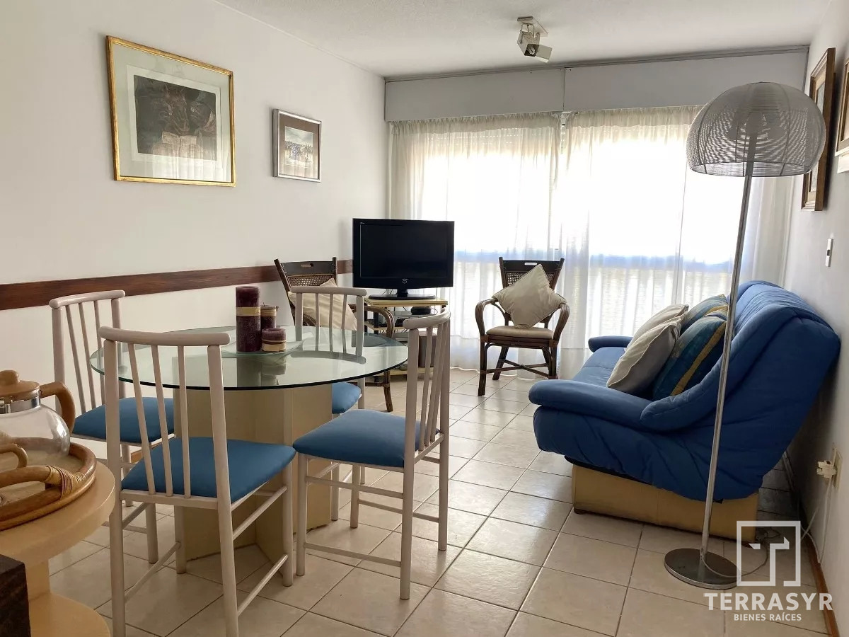 Apartamento ID.135 - Excelente edificio en peninsula a 1 cuadra de Playa de los Ingleses