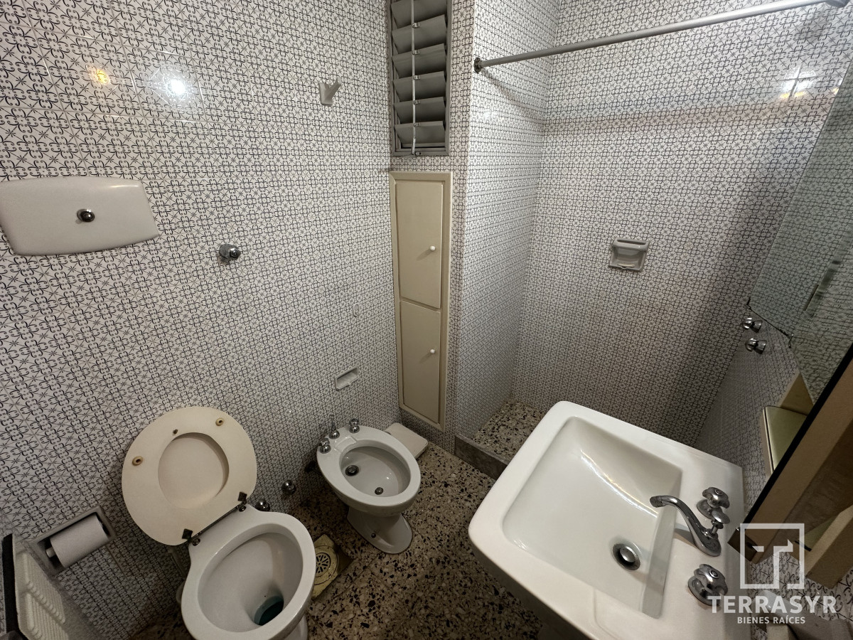 Apartamento ID.1148 - Luminoso apartamento en Península, 2 dormitorios, vista, sol y garage.  
