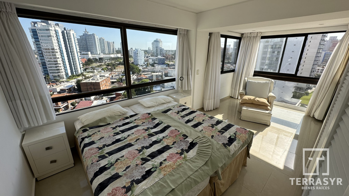 Apartamento ID.1319 - Increíble Depto. Reciclado a Metros del Mar!! 3 Dor. más Dependencia !!