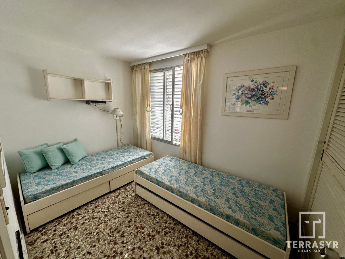 Apartamento ID.1148 - Luminoso apartamento en Península, 2 dormitorios, vista, sol y garage.  