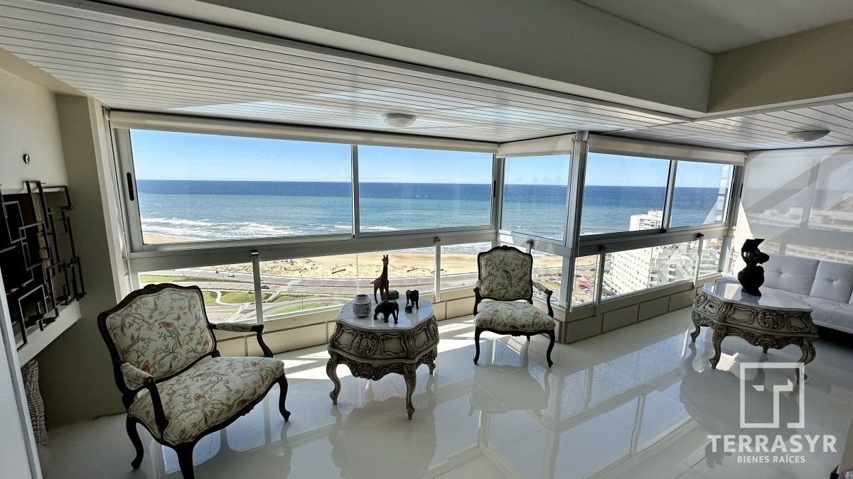 Apartamento ID.20 - Alquiler Anual con Excelente Vista a Playa Brava