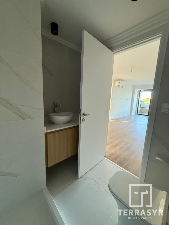 Apartamento ID.1321 - Apartamento en Alquiler Anual de 2 dormitorios en Punta del Este