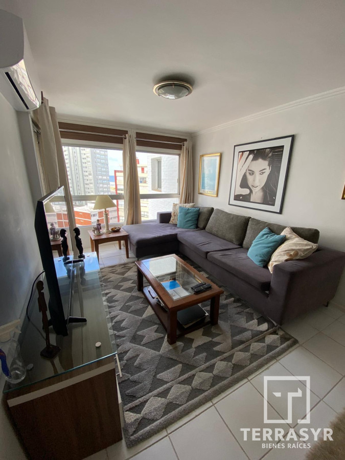 Apartamento ID.1422 - Apartamento de 1 dormitorio en Edificio Triangulo Mansa