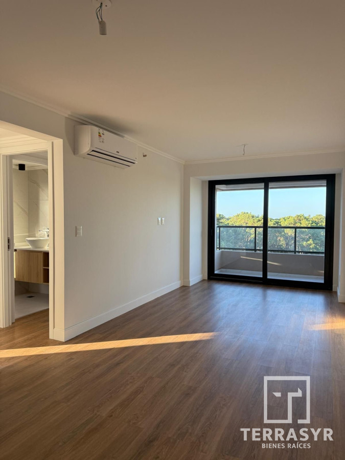 Apartamento ID.1321 - Apartamento en Alquiler Anual de 2 dormitorios en Punta del Este