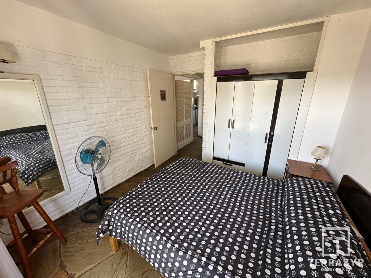 Apartamento ID.302 - Dpto. Punta del Este 2 dorm, terraza a mts. del Maar