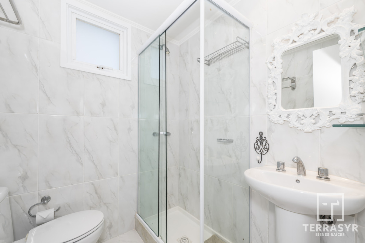 Apartamento ID.1810 - Millenium Tower esquinero Frente al Mar